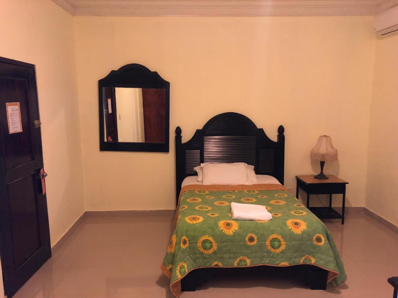 Hotel Guarocuya De Barahona Bagian luar foto